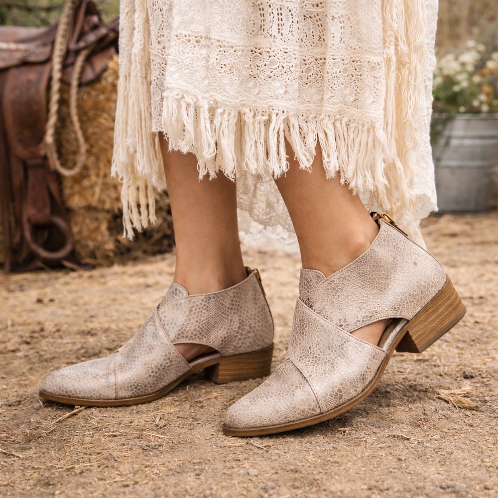 UNITY IN DIVERSITY Italian Snakeskin-Textured Leather Cutout Booties EU 37